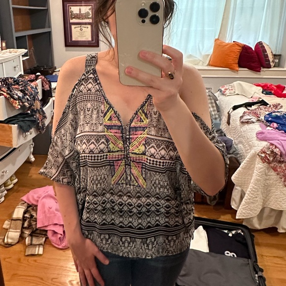 Jessica Simpson Cold-Shoulder Aztec Print Embroidered Top - Picture 6 of 12